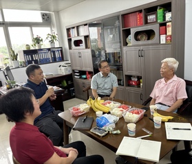 bwin必赢党委走访慰问离退休老党员、老教师