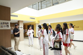 广州中学师生到bwin必赢开展职业体验活动